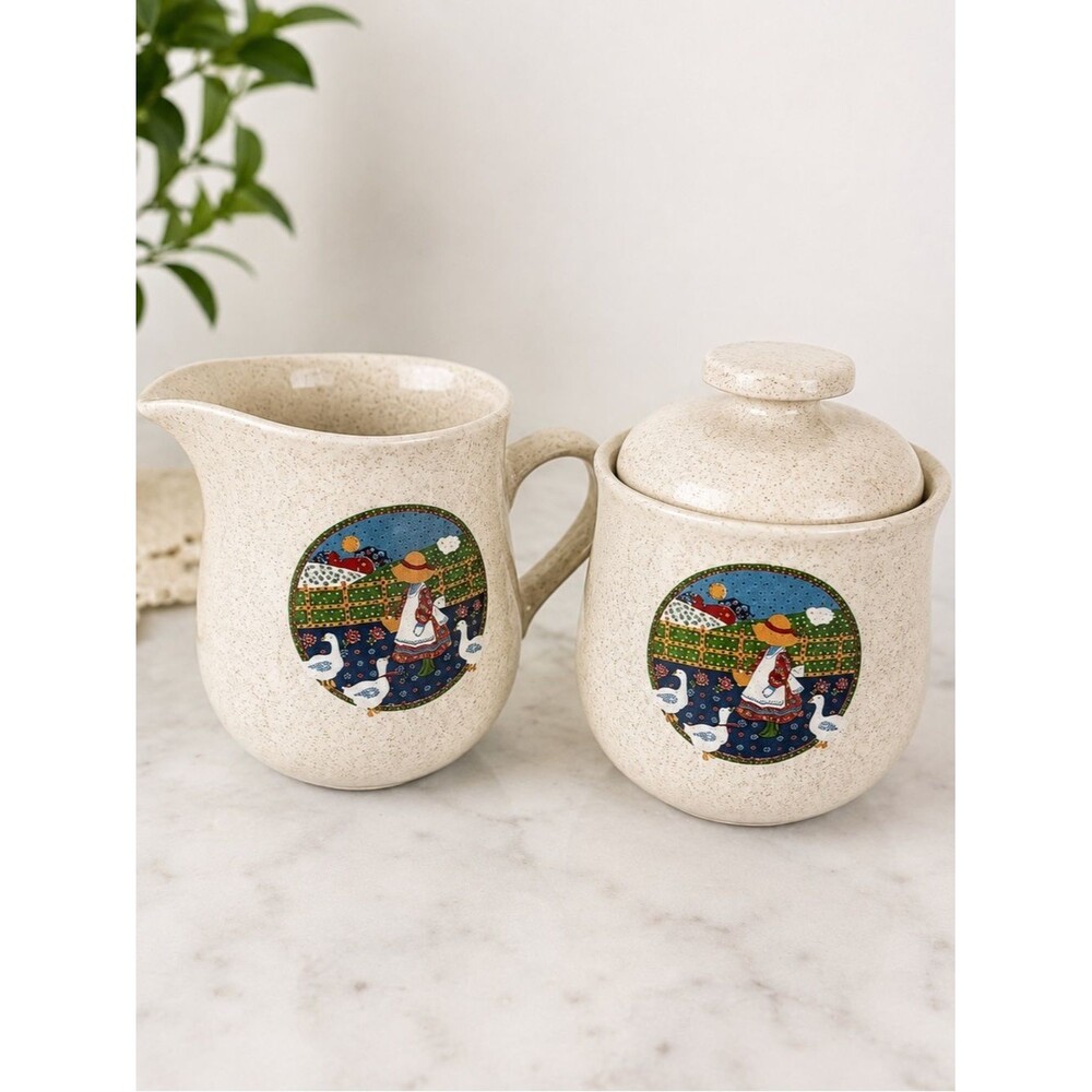 Vintage circa 1980’s Market Square Plain & Fancy Stoneware Creamer Sugar Bowl